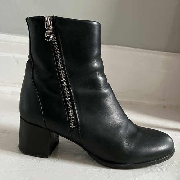 Rag and Bone black round toe boots - Picture 6 of 8